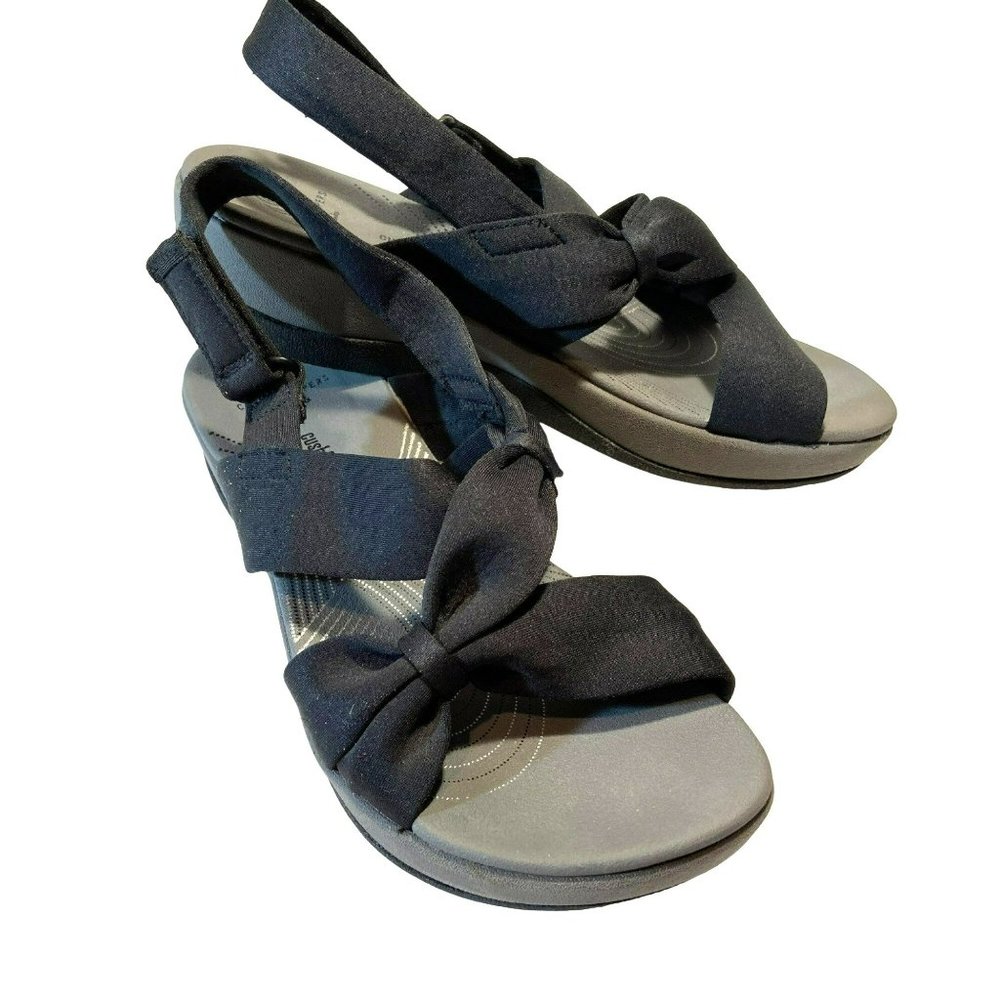 Women's Clarks Cloud Steppers Arla Gracie Women 7.5 M Shoes Black Strappy Sandal